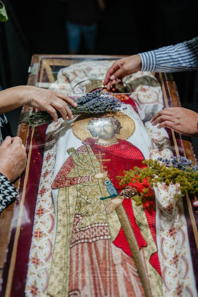 Slujbă de Priveghere a Sfântului Mare Mucenic Ioan cel Nou / Foto: Sebastian Lazăr - Arhiepiscopia Sucevei și Rădăuților Slujbă de Priveghere a Sfântului Mare Mucenic Ioan cel Nou