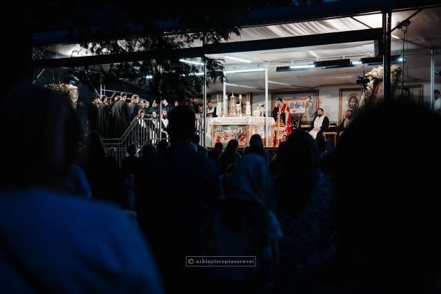Slujbă de Priveghere a Sfântului Mare Mucenic Ioan cel Nou / Foto: Sebastian Lazăr - Arhiepiscopia Sucevei și Rădăuților Slujbă de Priveghere a Sfântului Mare Mucenic Ioan cel Nou