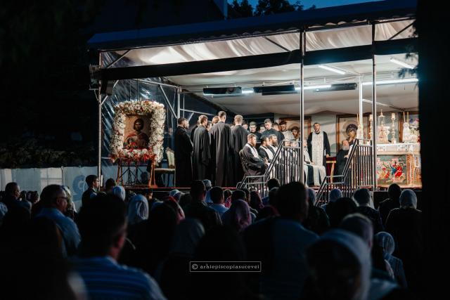 Slujbă de Priveghere a Sfântului Mare Mucenic Ioan cel Nou / Foto: Sebastian Lazăr - Arhiepiscopia Sucevei și Rădăuților Slujbă de Priveghere a Sfântului Mare Mucenic Ioan cel Nou