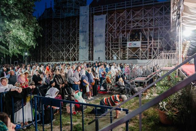 Slujbă de Priveghere a Sfântului Mare Mucenic Ioan cel Nou / Foto: Sebastian Lazăr - Arhiepiscopia Sucevei și Rădăuților Slujbă de Priveghere a Sfântului Mare Mucenic Ioan cel Nou