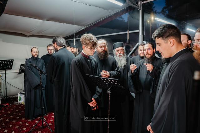 Slujbă de Priveghere a Sfântului Mare Mucenic Ioan cel Nou / Foto: Sebastian Lazăr - Arhiepiscopia Sucevei și Rădăuților Slujbă de Priveghere a Sfântului Mare Mucenic Ioan cel Nou