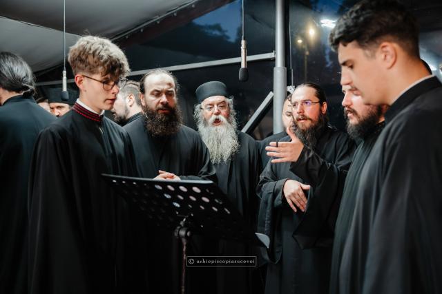 Slujbă de Priveghere a Sfântului Mare Mucenic Ioan cel Nou / Foto: Sebastian Lazăr - Arhiepiscopia Sucevei și Rădăuților Slujbă de Priveghere a Sfântului Mare Mucenic Ioan cel Nou