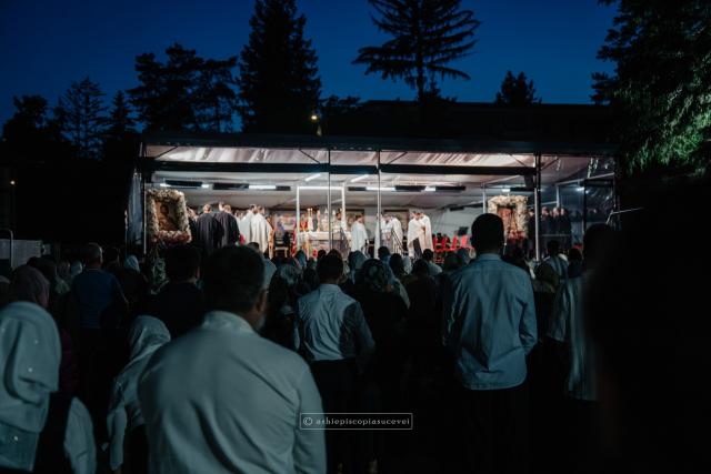 Slujbă de Priveghere a Sfântului Mare Mucenic Ioan cel Nou / Foto: Sebastian Lazăr - Arhiepiscopia Sucevei și Rădăuților Slujbă de Priveghere a Sfântului Mare Mucenic Ioan cel Nou