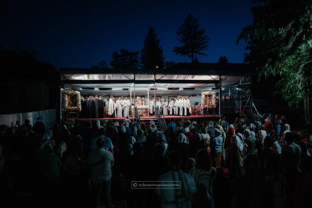 Slujbă de Priveghere a Sfântului Mare Mucenic Ioan cel Nou / Foto: Sebastian Lazăr - Arhiepiscopia Sucevei și Rădăuților Slujbă de Priveghere a Sfântului Mare Mucenic Ioan cel Nou