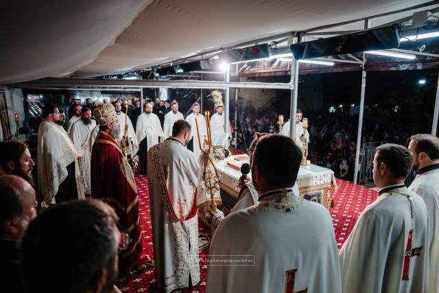 Slujbă de Priveghere a Sfântului Mare Mucenic Ioan cel Nou / Foto: Sebastian Lazăr - Arhiepiscopia Sucevei și Rădăuților Slujbă de Priveghere a Sfântului Mare Mucenic Ioan cel Nou