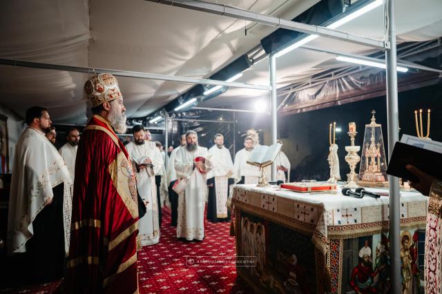 Slujbă de Priveghere a Sfântului Mare Mucenic Ioan cel Nou / Foto: Sebastian Lazăr - Arhiepiscopia Sucevei și Rădăuților Slujbă de Priveghere a Sfântului Mare Mucenic Ioan cel Nou