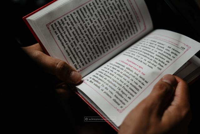 Slujbă de Priveghere a Sfântului Mare Mucenic Ioan cel Nou / Foto: Sebastian Lazăr - Arhiepiscopia Sucevei și Rădăuților Slujbă de Priveghere a Sfântului Mare Mucenic Ioan cel Nou