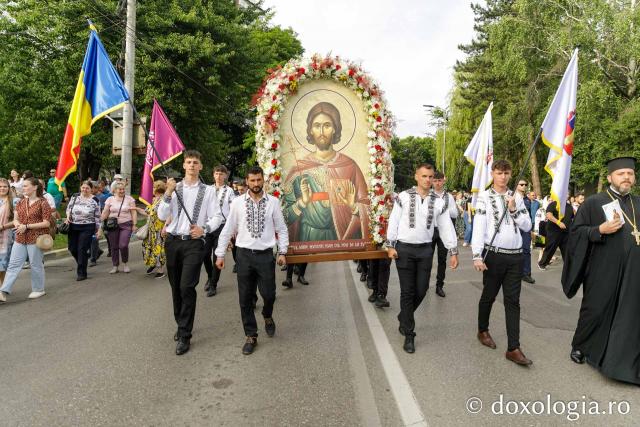 Pași de pelerini pe Calea Sfinților Suceava 2025