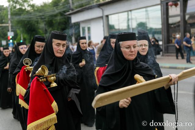Pași de pelerini pe Calea Sfinților Suceava 2025