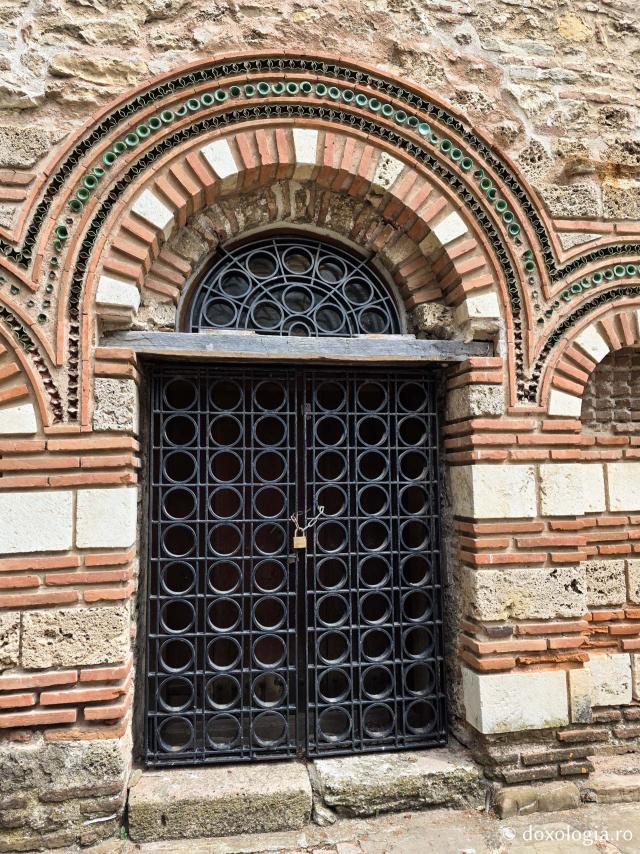 Biserica „Sfânta Parascheva” din orașul vechi Nessebar