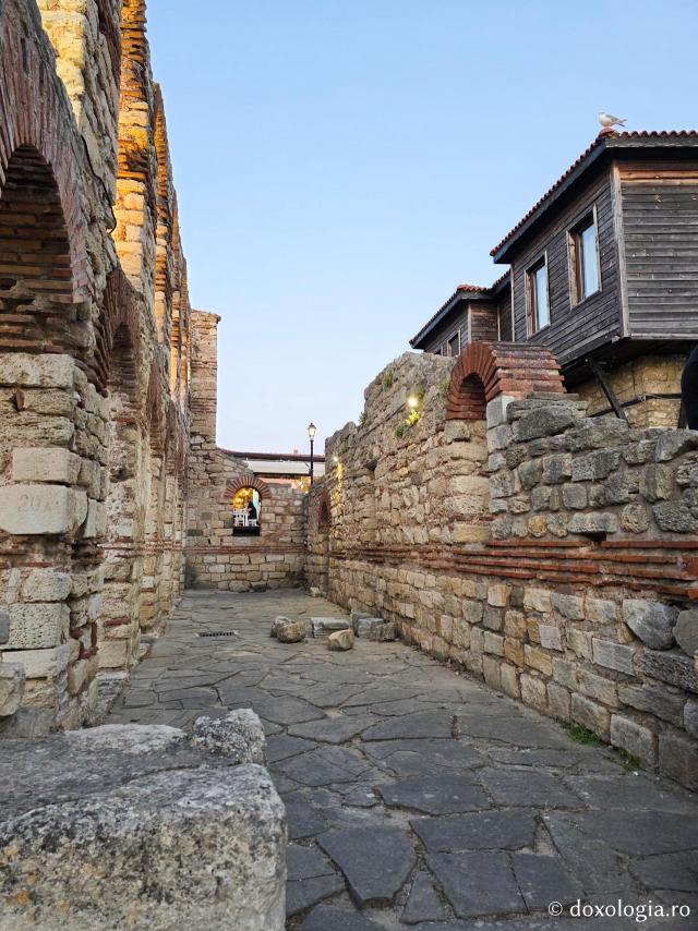 Ruinele Bisericii „Sfânta Sofia”, vechea reședință episcopală din Nessebar