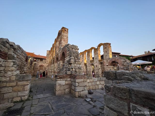 Ruinele Bisericii „Sfânta Sofia”, vechea reședință episcopală din Nessebar