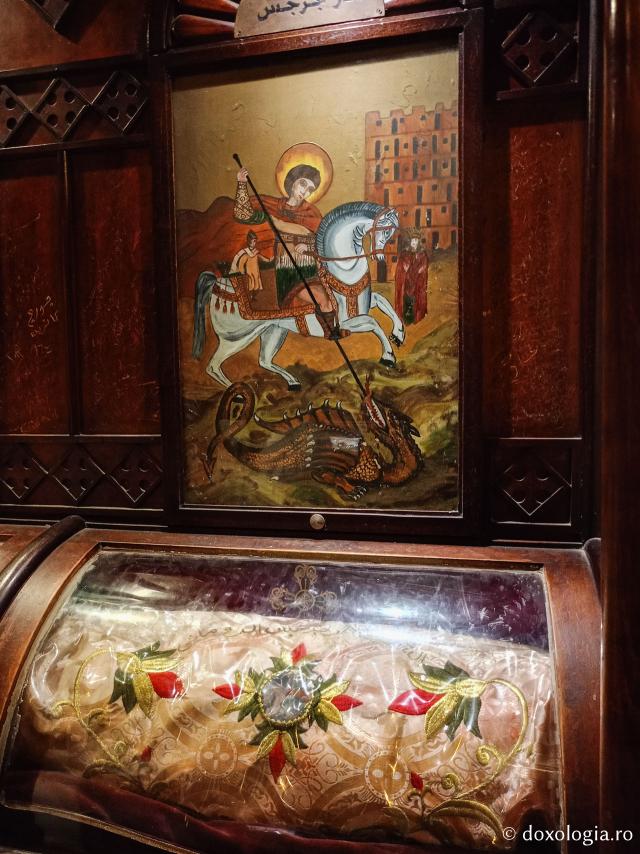 Pași de pelerin la Biserica „Sfânta Mare Muceniță Varvara” din Cairo / Foto: Magda Buftea