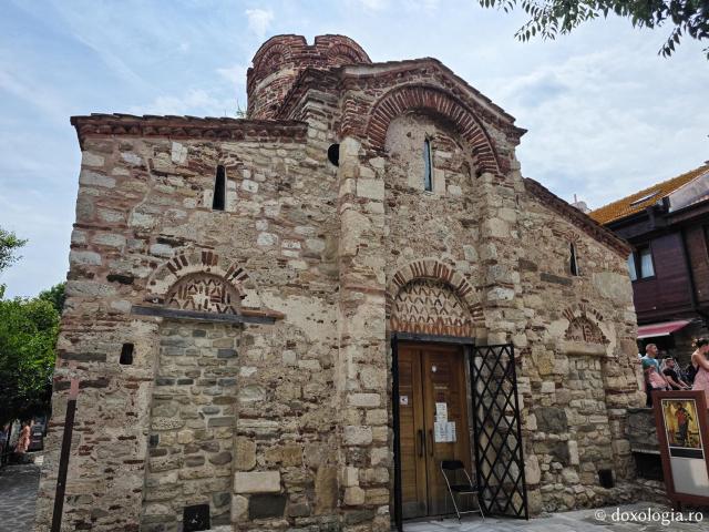 Pași de pelerin la Biserica „Sfântul Ioan Botezătorul” din Nessebar
