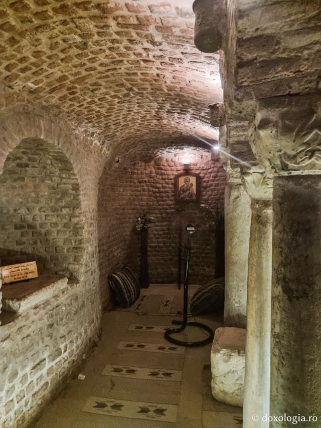 Peștera în care au locuit temporar Maica Domnului împreună cu pruncul Iisus și Dreptul Iosif la întoarcerea lor din Egipt în Palestina / Foto: Magda Buftea Biserica Abu Serga din Cairo – biserica Sfinților Mucenici Serghie și Vah