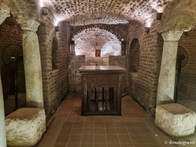 Peștera în care au locuit temporar Maica Domnului împreună cu pruncul Iisus și Dreptul Iosif la întoarcerea lor din Egipt în Palestina / Foto: Magda Buftea Biserica Abu Serga din Cairo – biserica Sfinților Mucenici Serghie și Vah