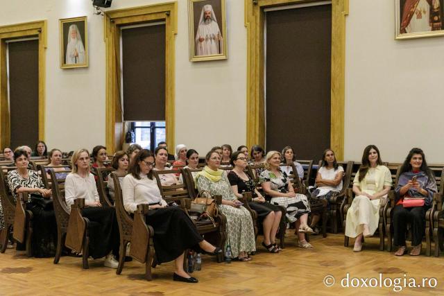 Întâlnirea Grupului Internațional de Preotese „Sfânta Nona”, la a IV-a, la Iași / Foto: pr. Silviu Cluci Întâlnirea Grupului Internațional de Preotese „Sfânta Nona”, la a IV-a ediție, la Iași