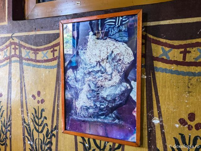 Crucile tămăduitoare de la Mănăstirea Dervent