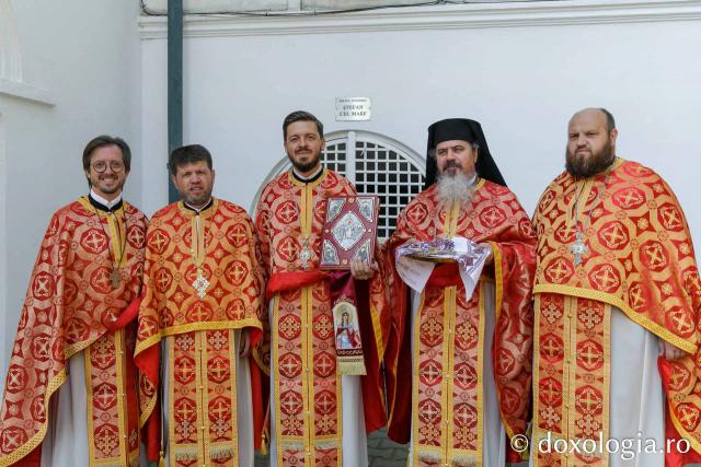 Sărbătoarea Sfintei Mari Mucenițe Chiriachi la Catedrala Episcopală din Huși / Foto: pr. Silviu Cluci Sărbătoarea Sfintei Mari Mucenițe Chiriachi la Catedrala Episcopală din Huși