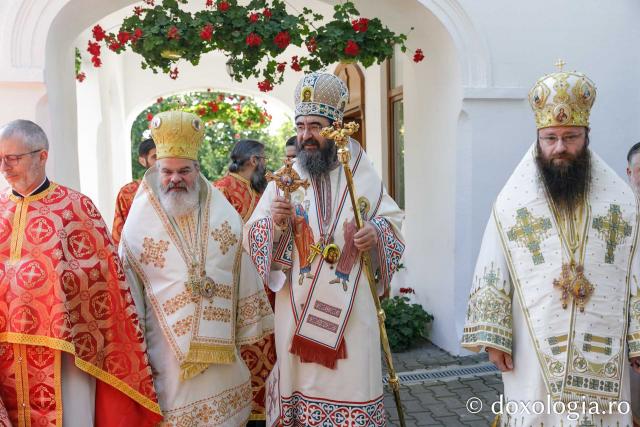 Sărbătoarea Sfintei Mari Mucenițe Chiriachi la Catedrala Episcopală din Huși / Foto: pr. Silviu Cluci Sărbătoarea Sfintei Mari Mucenițe Chiriachi la Catedrala Episcopală din Huși