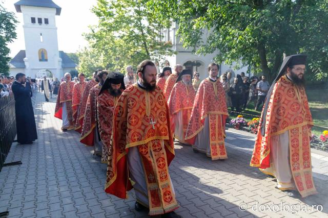 Sărbătoarea Sfintei Mari Mucenițe Chiriachi la Catedrala Episcopală din Huși / Foto: pr. Silviu Cluci Sărbătoarea Sfintei Mari Mucenițe Chiriachi la Catedrala Episcopală din Huși