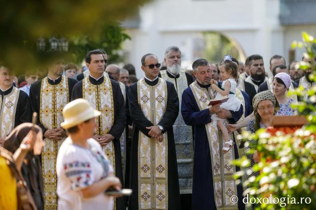 Sărbătoarea Sfintei Mari Mucenițe Chiriachi la Catedrala Episcopală din Huși / Foto: pr. Silviu Cluci Sărbătoarea Sfintei Mari Mucenițe Chiriachi la Catedrala Episcopală din Huși