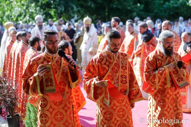 Sărbătoarea Sfintei Mari Mucenițe Chiriachi la Catedrala Episcopală din Huși / Foto: pr. Silviu Cluci Sărbătoarea Sfintei Mari Mucenițe Chiriachi la Catedrala Episcopală din Huși