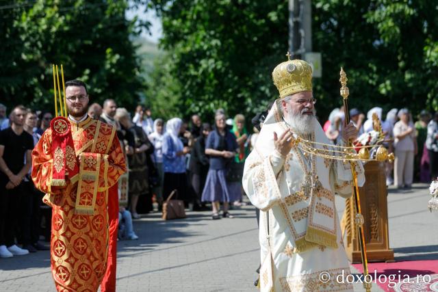 Sărbătoarea Sfintei Mari Mucenițe Chiriachi la Catedrala Episcopală din Huși / Foto: pr. Silviu Cluci Sărbătoarea Sfintei Mari Mucenițe Chiriachi la Catedrala Episcopală din Huși