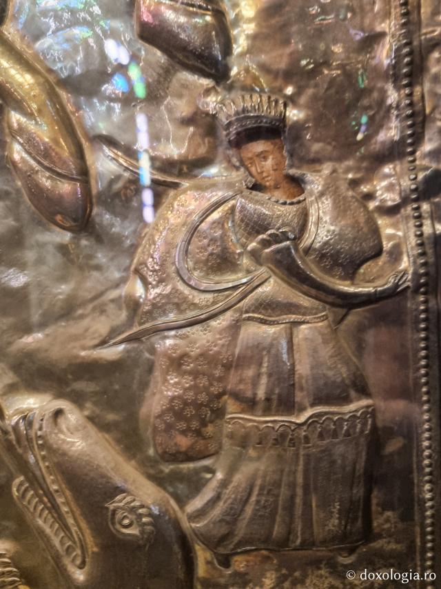Icoana făcătoare de minuni a Sfântului Mare Mucenic Gheorghe din biserica ortodoxă greacă din Cairo / Foto: Magda Buftea Icoana făcătoare de minuni a Sfântului Mare Mucenic Gheorghe din biserica ortodoxă greacă din Cairo
