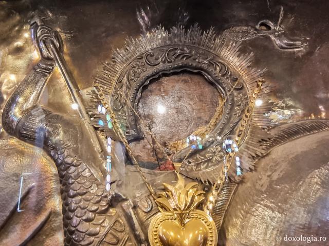 Icoana făcătoare de minuni a Sfântului Mare Mucenic Gheorghe din biserica ortodoxă greacă din Cairo