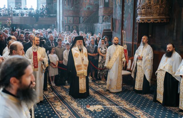 Slujba de ipopsifiere a Părintelui Arhimandrit Teofil Anăstăsoaie, Episcop-vicar ales al Arhiepiscopiei Romanului și Bacăului/ sursa foto: eprb.ro Slujba de ipopsifiere a Părintelui Arhimandrit Teofil Anăstăsoaie, Episcop-vicar ales al Arhiepiscopiei Romanului și Bacăului