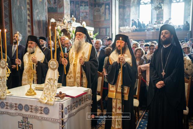 Slujba de ipopsifiere a Părintelui Arhimandrit Teofil Anăstăsoaie, Episcop-vicar ales al Arhiepiscopiei Romanului și Bacăului/ sursa foto: eprb.ro Slujba de ipopsifiere a Părintelui Arhimandrit Teofil Anăstăsoaie, Episcop-vicar ales al Arhiepiscopiei Romanului și Bacăului