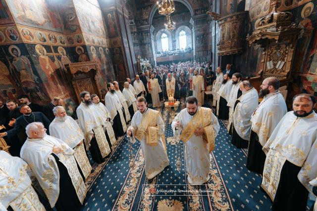 Slujba de ipopsifiere a Părintelui Arhimandrit Teofil Anăstăsoaie, Episcop-vicar ales al Arhiepiscopiei Romanului și Bacăului/ sursa foto: eprb.ro Slujba de ipopsifiere a Părintelui Arhimandrit Teofil Anăstăsoaie, Episcop-vicar ales al Arhiepiscopiei Romanului și Bacăului