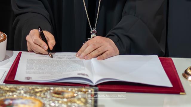 Slujba de ipopsifiere a Părintelui Arhimandrit Teofil Anăstăsoaie, Episcop-vicar ales al Arhiepiscopiei Romanului și Bacăului/ sursa foto: eprb.ro Slujba de ipopsifiere a Părintelui Arhimandrit Teofil Anăstăsoaie, Episcop-vicar ales al Arhiepiscopiei Romanului și Bacăului