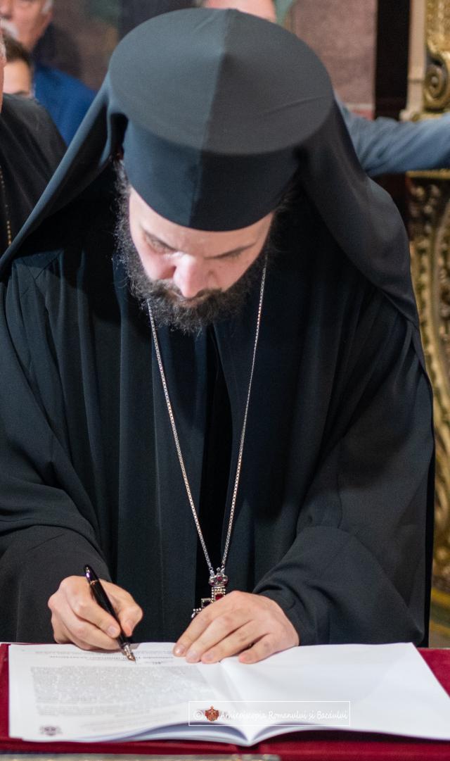 Slujba de ipopsifiere a Părintelui Arhimandrit Teofil Anăstăsoaie, Episcop-vicar ales al Arhiepiscopiei Romanului și Bacăului/ sursa foto: eprb.ro Slujba de ipopsifiere a Părintelui Arhimandrit Teofil Anăstăsoaie, Episcop-vicar ales al Arhiepiscopiei Romanului și Bacăului