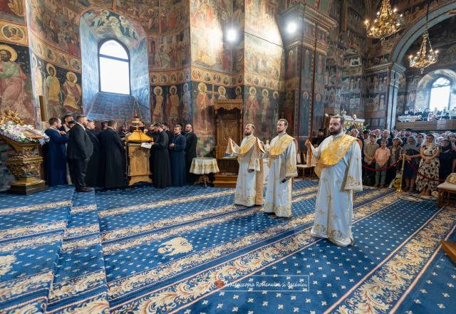 Slujba de ipopsifiere a Părintelui Arhimandrit Teofil Anăstăsoaie, Episcop-vicar ales al Arhiepiscopiei Romanului și Bacăului/ sursa foto: eprb.ro Slujba de ipopsifiere a Părintelui Arhimandrit Teofil Anăstăsoaie, Episcop-vicar ales al Arhiepiscopiei Romanului și Bacăului