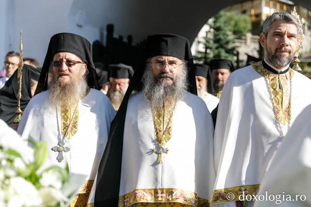 Sfânta Liturghie de la Proclamarea Canonizării Sfântului Cuvios Dometie cel Milostiv de la Râmeț / Foto: pr. Silviu Cluci Sfânta Liturghie de la Proclamarea Canonizării Sfântului Cuvios Dometie cel Milostiv de la Râmeț