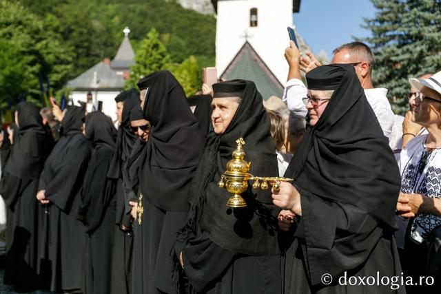 Sfânta Liturghie de la Proclamarea Canonizării Sfântului Cuvios Dometie cel Milostiv de la Râmeț / Foto: pr. Silviu Cluci Sfânta Liturghie de la Proclamarea Canonizării Sfântului Cuvios Dometie cel Milostiv de la Râmeț