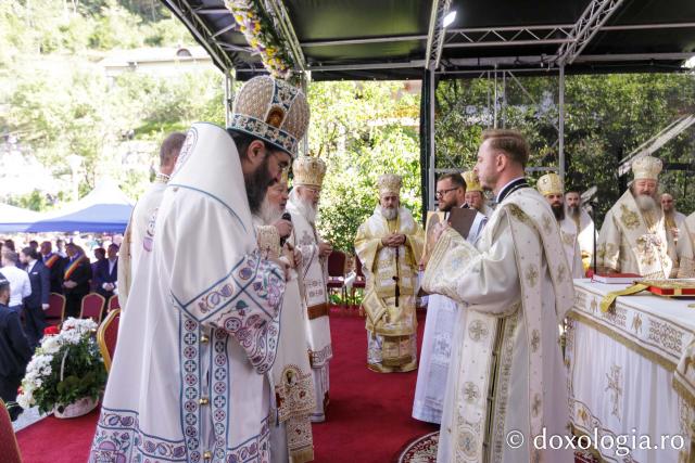 Sfânta Liturghie de la Proclamarea Canonizării Sfântului Cuvios Dometie cel Milostiv de la Râmeț / Foto: pr. Silviu Cluci Sfânta Liturghie de la Proclamarea Canonizării Sfântului Cuvios Dometie cel Milostiv de la Râmeț