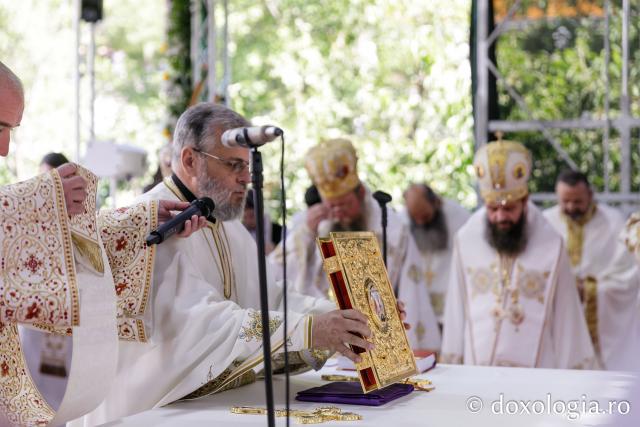 Sfânta Liturghie de la Proclamarea Canonizării Sfântului Cuvios Dometie cel Milostiv de la Râmeț / Foto: pr. Silviu Cluci Sfânta Liturghie de la Proclamarea Canonizării Sfântului Cuvios Dometie cel Milostiv de la Râmeț