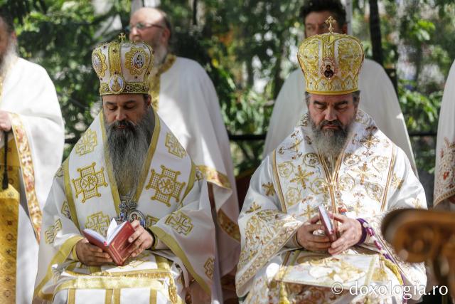 Sfânta Liturghie de la Proclamarea Canonizării Sfântului Cuvios Dometie cel Milostiv de la Râmeț / Foto: pr. Silviu Cluci Sfânta Liturghie de la Proclamarea Canonizării Sfântului Cuvios Dometie cel Milostiv de la Râmeț