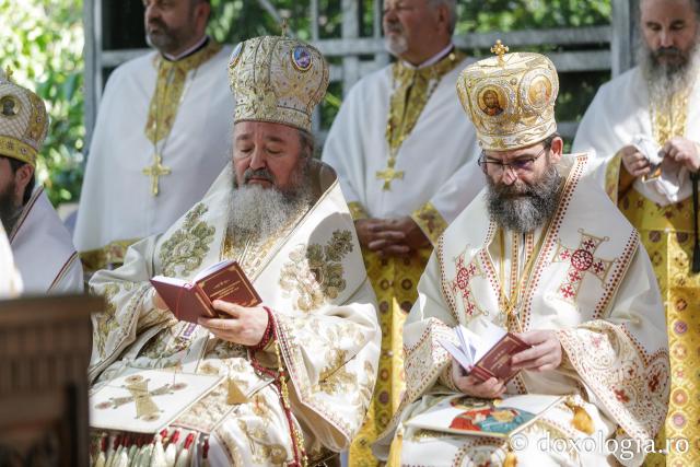 Sfânta Liturghie de la Proclamarea Canonizării Sfântului Cuvios Dometie cel Milostiv de la Râmeț / Foto: pr. Silviu Cluci Sfânta Liturghie de la Proclamarea Canonizării Sfântului Cuvios Dometie cel Milostiv de la Râmeț