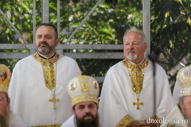 Sfânta Liturghie de la Proclamarea Canonizării Sfântului Cuvios Dometie cel Milostiv de la Râmeț / Foto: pr. Silviu Cluci Sfânta Liturghie de la Proclamarea Canonizării Sfântului Cuvios Dometie cel Milostiv de la Râmeț