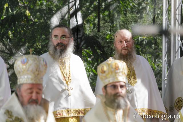 Sfânta Liturghie de la Proclamarea Canonizării Sfântului Cuvios Dometie cel Milostiv de la Râmeț / Foto: pr. Silviu Cluci Sfânta Liturghie de la Proclamarea Canonizării Sfântului Cuvios Dometie cel Milostiv de la Râmeț