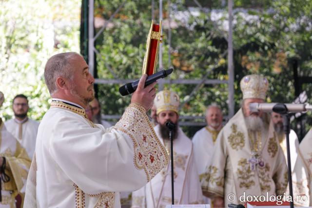 Sfânta Liturghie de la Proclamarea Canonizării Sfântului Cuvios Dometie cel Milostiv de la Râmeț / Foto: pr. Silviu Cluci Sfânta Liturghie de la Proclamarea Canonizării Sfântului Cuvios Dometie cel Milostiv de la Râmeț
