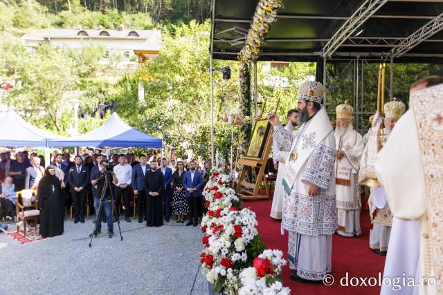 Sfânta Liturghie de la Proclamarea Canonizării Sfântului Cuvios Dometie cel Milostiv de la Râmeț / Foto: pr. Silviu Cluci Sfânta Liturghie de la Proclamarea Canonizării Sfântului Cuvios Dometie cel Milostiv de la Râmeț