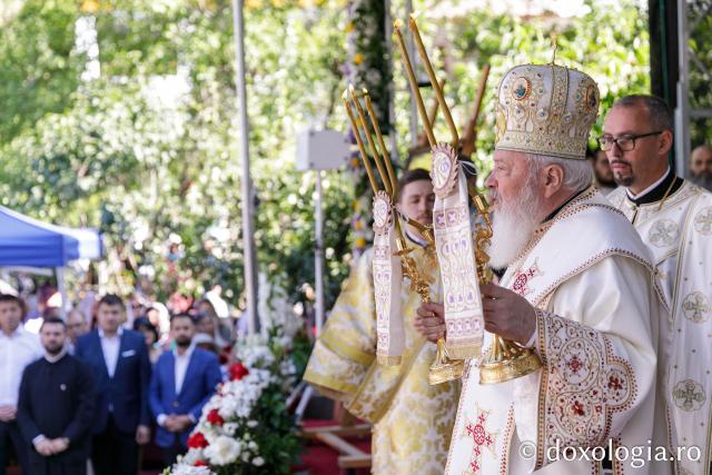 Sfânta Liturghie de la Proclamarea Canonizării Sfântului Cuvios Dometie cel Milostiv de la Râmeț / Foto: pr. Silviu Cluci Sfânta Liturghie de la Proclamarea Canonizării Sfântului Cuvios Dometie cel Milostiv de la Râmeț