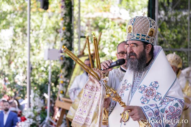 Sfânta Liturghie de la Proclamarea Canonizării Sfântului Cuvios Dometie cel Milostiv de la Râmeț / Foto: pr. Silviu Cluci Sfânta Liturghie de la Proclamarea Canonizării Sfântului Cuvios Dometie cel Milostiv de la Râmeț