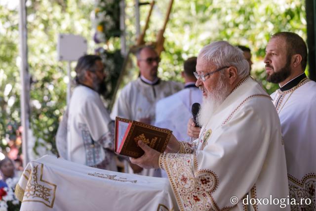 Sfânta Liturghie de la Proclamarea Canonizării Sfântului Cuvios Dometie cel Milostiv de la Râmeț / Foto: pr. Silviu Cluci Sfânta Liturghie de la Proclamarea Canonizării Sfântului Cuvios Dometie cel Milostiv de la Râmeț