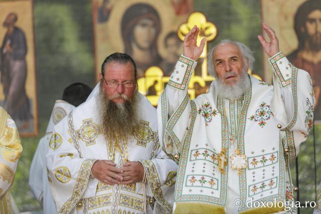 Sfânta Liturghie de la Proclamarea Canonizării Sfântului Cuvios Dometie cel Milostiv de la Râmeț / Foto: pr. Silviu Cluci Sfânta Liturghie de la Proclamarea Canonizării Sfântului Cuvios Dometie cel Milostiv de la Râmeț